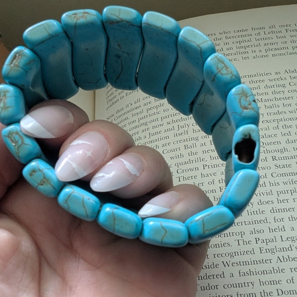 Turquoise Large Stretch Bracelet - Picture 5 of 8